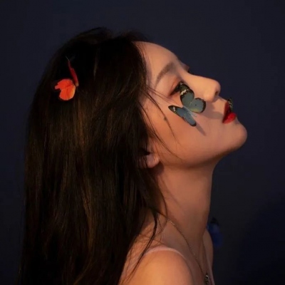 女生氛围感拉满的有涵养微信头像合集来啦（9张）