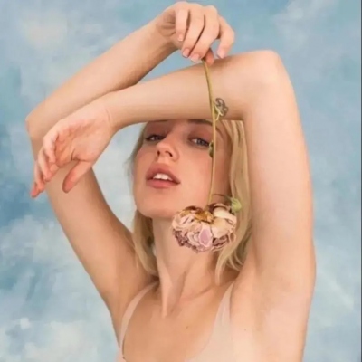 15张欧美风酷飒女生真人网图头像