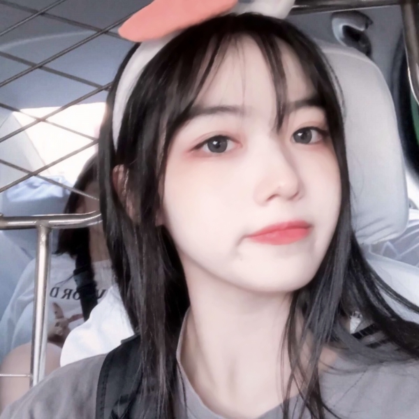 15张超清可爱女网红正脸头像 适合当头像的女生正脸照