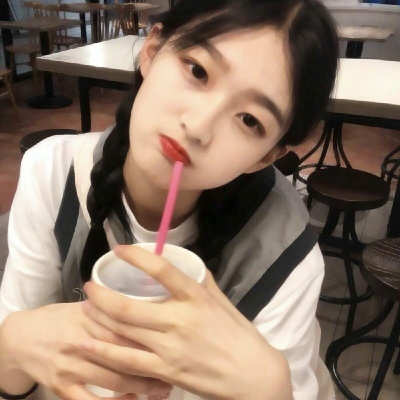 22张高清精致气质女生QQ头像 氛围感拉满