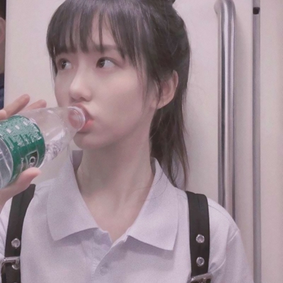 25张干净清新的网图女生头像 高清质感拉满