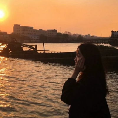 11张氛围感拉满！不露脸女生夕阳背影头像合集