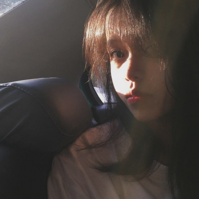 女生正脸清晰真人漂亮头像合集（20张）