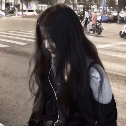 19张高清真人微丧女生头像 质感超赞的氛围感头像合集