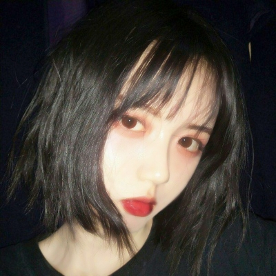 20张氛围感拉满！气质感短发女生微信头像合集