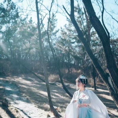 古风高清女生真人古风头像合集 共16张古风美人头像