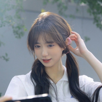 12张真人女生头像美图合集|小脸头像网更新