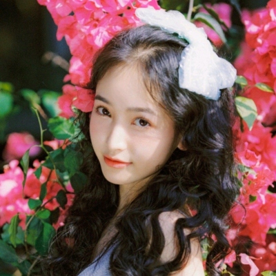 带花的氛围感女生微信头像 10张合集