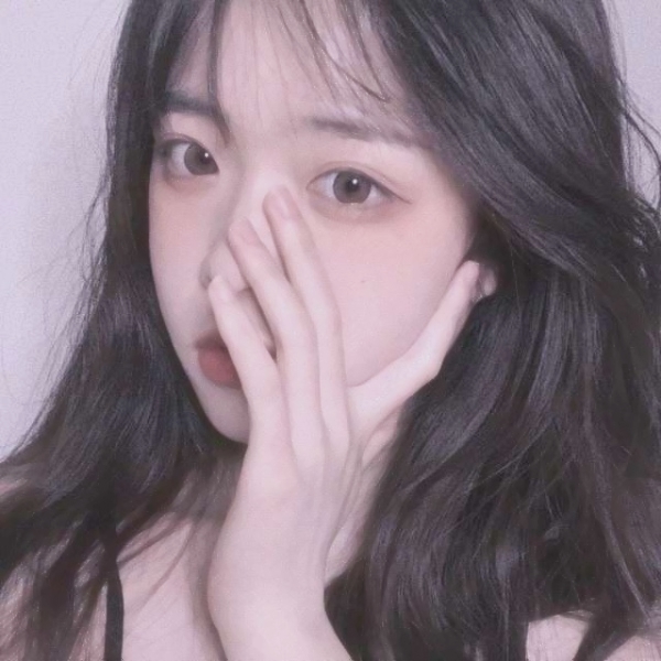 19张超清好看的女生唯美真人头像合集