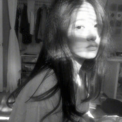 女生黑白丧系头像合集！10张又丧又酷的高清伤感女头