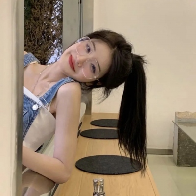 热门女生网红头像合集 14张高清漂亮图