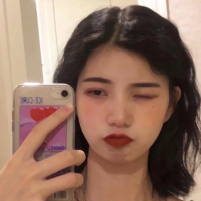 27张可爱真实的手机控女生头像合集