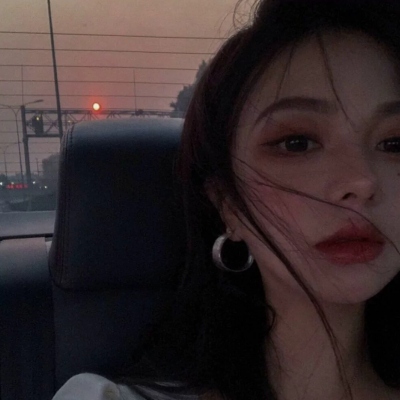 emo抑郁丧风真人女生头像合集（5张）