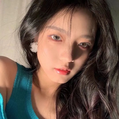 高清酷飒女生头像合集 共20张