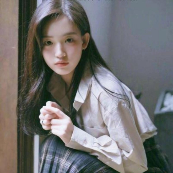 18张清冷简约气质女生头像 超清质感直接拉满