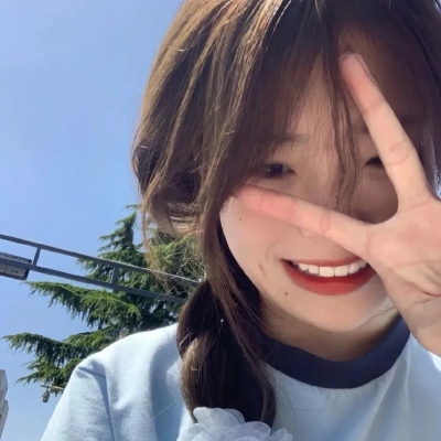 8张质感拉满的甜美真人女生头像，可爱又治愈