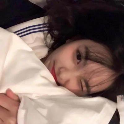 网红小姐姐高清头像合集，21张好看头像直接存