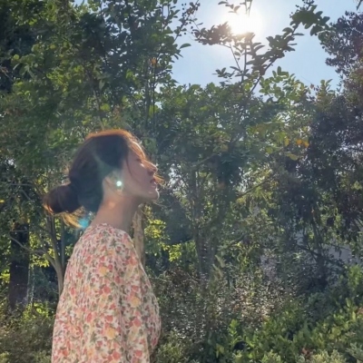 款清纯气质女生唯美头像 共10张