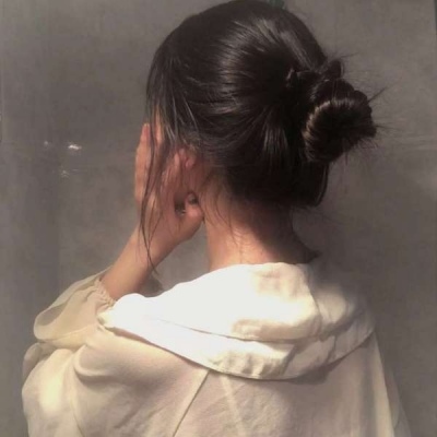 14张现实素颜女生生活照真人头像合集