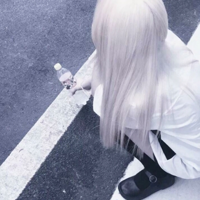 35张高清好看的玩风女生头像 个性氛围感拉满