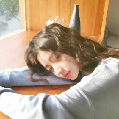 26张高清小清新女生微信头像 氛围感拉满