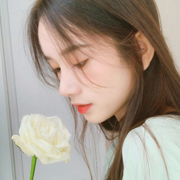 30张超好看的超清唯美女生头像整理出来啦