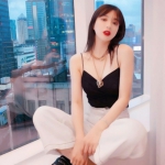 女生微信头像免费下载合集来啦！这里整理了16张适合用作微信头像的女生头像，涵盖多种风格可供挑选。