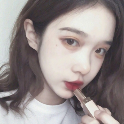 28张高清有个性的女生真人头像合集