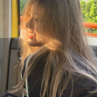 6张带女人味的有意境个性微信头像，女生头像合集来啦