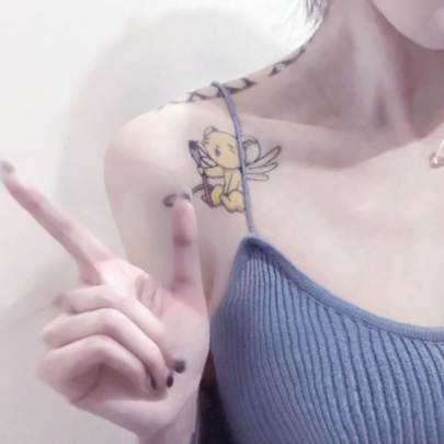 露锁骨穿吊带的不露脸女头 28张性感锁骨露肩女生头像
