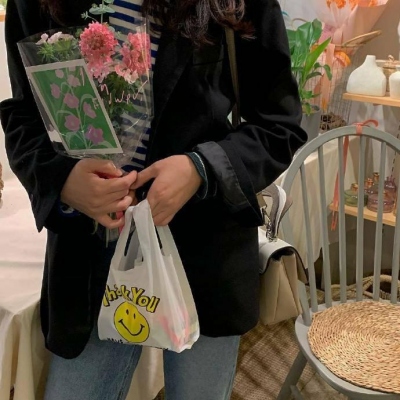不露脸捧花女生部位头像 10张合集