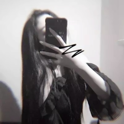 7张高清落寞感女生黑白头像 自带忧伤氛围感