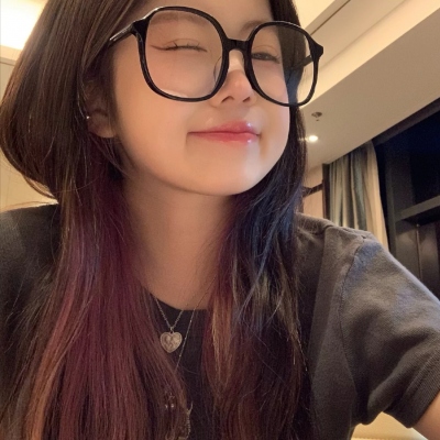 精选高清女生头像合集 共19张优质素材