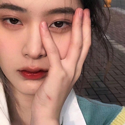 17张氛围感拉满的真实女生网图头像