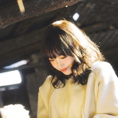 小脸头像网更新9张同一美女真实照片头像