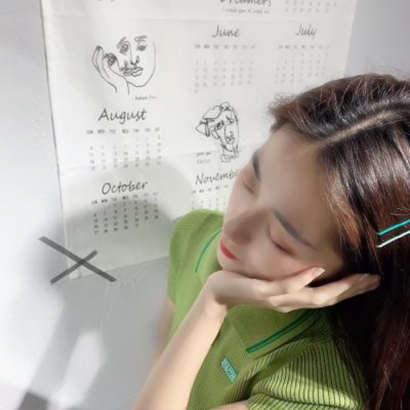 13张高清女生侧脸头像合集