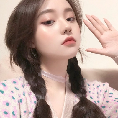 超火的微信女生头像来啦！这里有12张高清图可以用