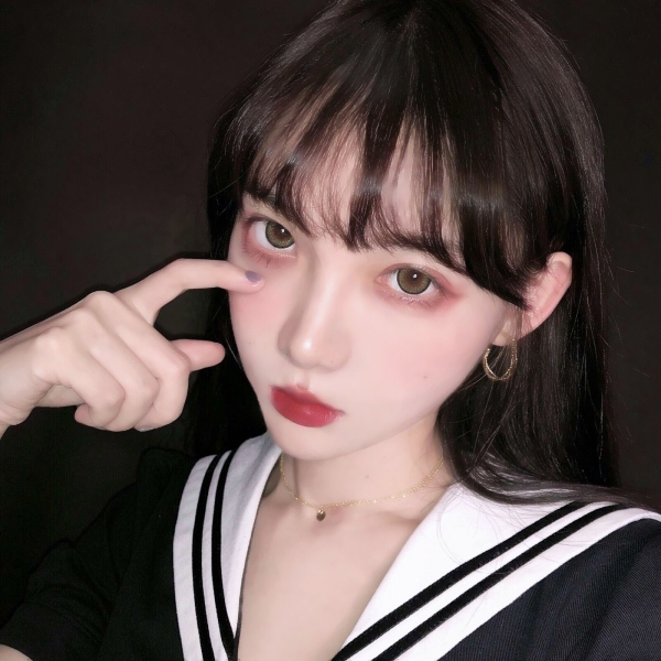 36张甜美女生高清微信头像 真人实拍质感拉满