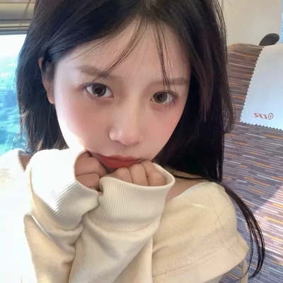 女生头像个性简约干净清新真人图集（共13张）