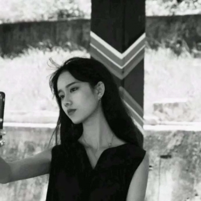 19张自带简约气质的个性女生头像合集