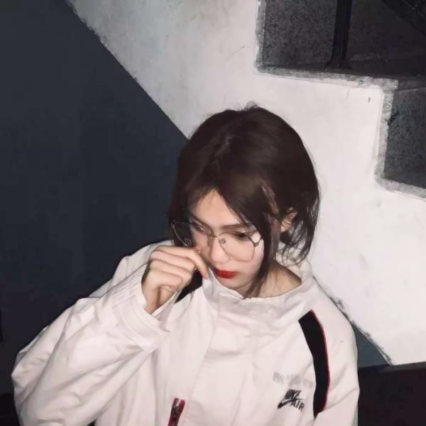 女生高清头像合集！12张好看的妹子超清头像分享