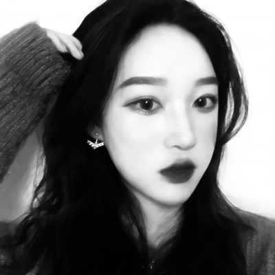 26张高清港风复古黑白女生头像，氛围感拉满