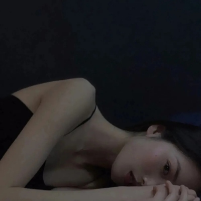 新版女生高级感头像图集 一共16张高清图