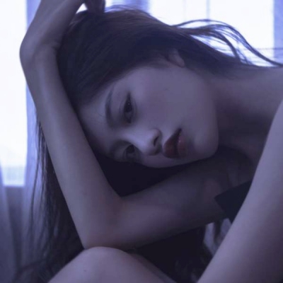 36张高清冷艳高冷风女生头像合集