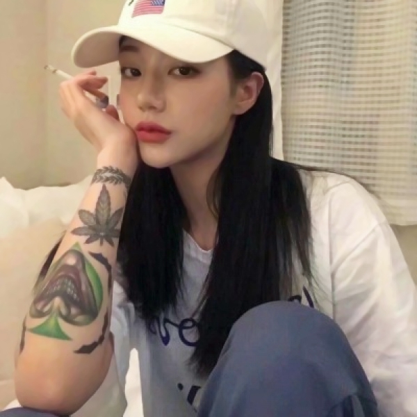 12张超飒高冷女生头像 霸气冷酷感拉满