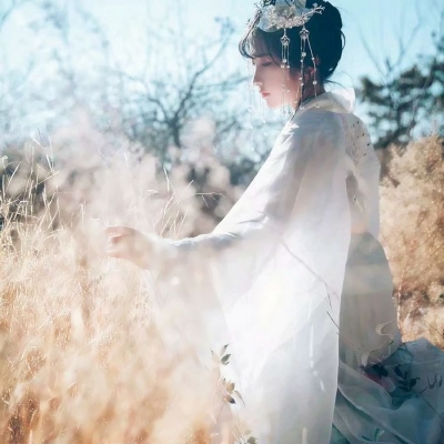 古风高清女生真人古风头像合集 共16张古风美人头像