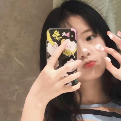 9张高颜值酷感女生自拍头像 高清好看的女生头像合集