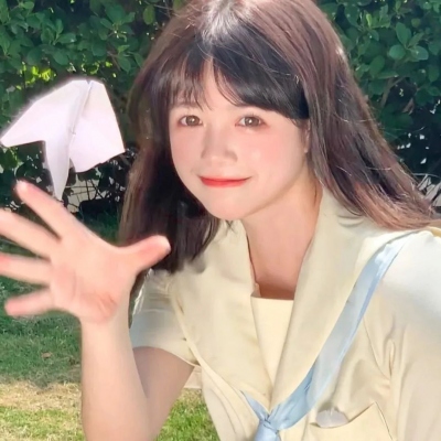 干净清纯气质女生微信头像 共9张