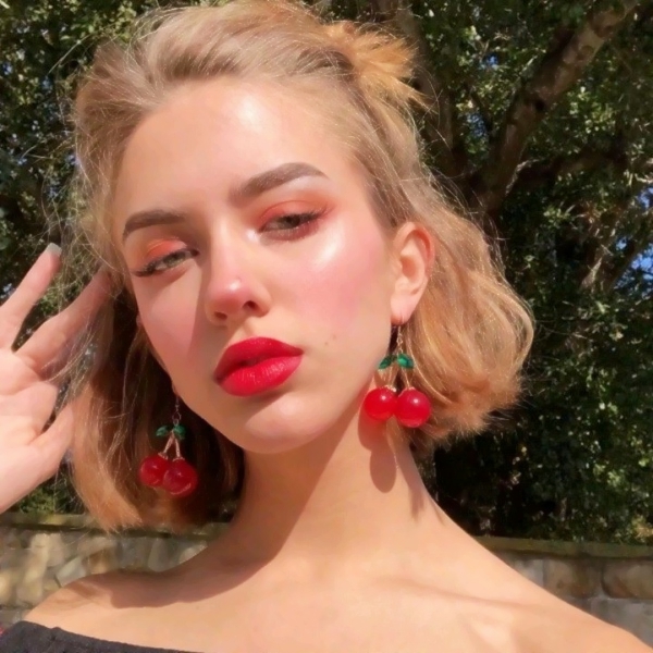 超酷又有型！22张高清欧美女生头像合集