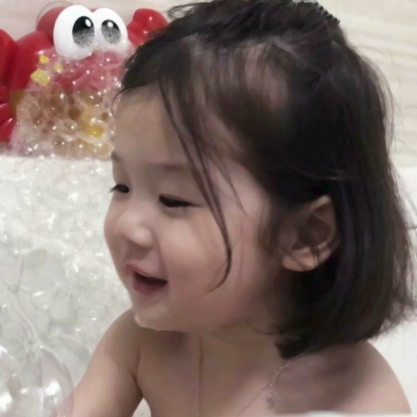 22张高清软萌女娃微信头像合集